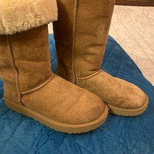 Uggs boots tall classic shearling sheepskin lined suede size 6